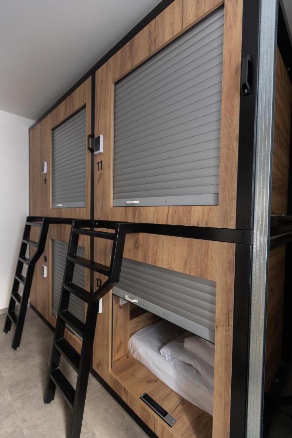 Expo Capsule Hostel — Photos 2