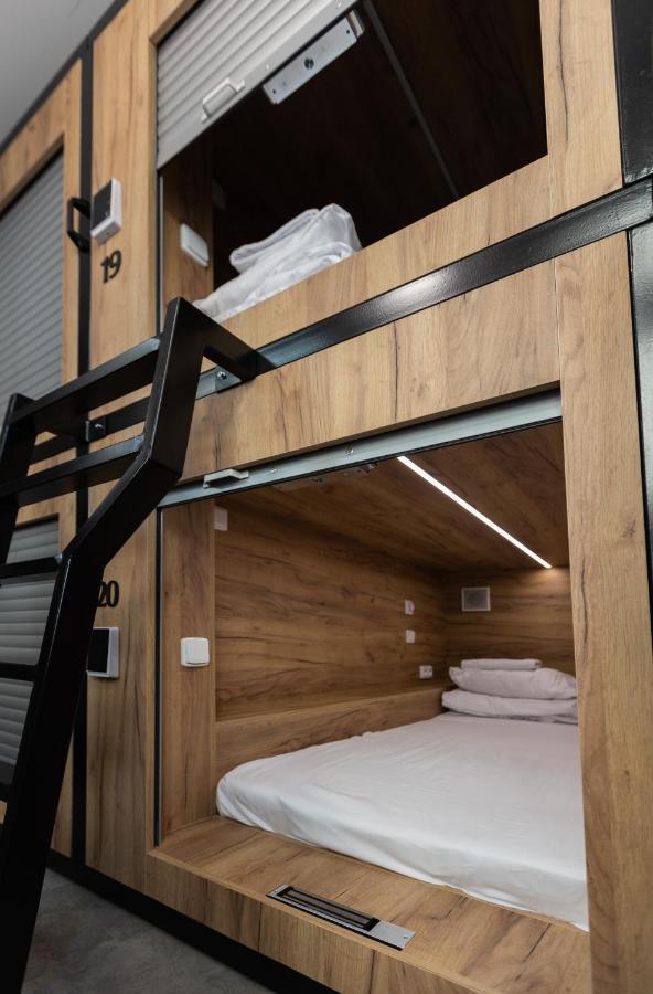 Expo Capsule Hostel — Photos 3